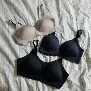 3 Momcozy Nursing Bras